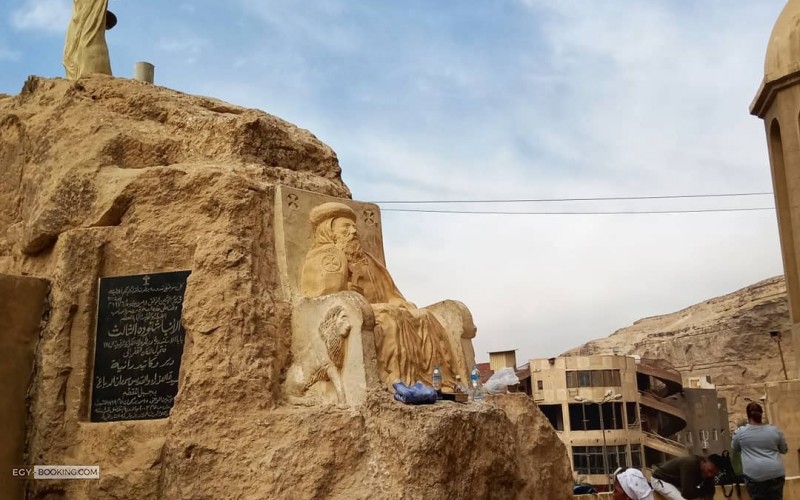 Stunning details from the Monastery of Samaan al-Kharraz in Mokattam, an archaeological masterpiece carved into the rocks of Mokattam Mountain ❤️🇪🇬