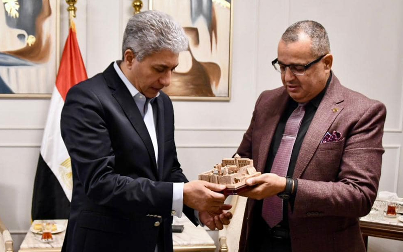 محافظ جنوب سيناء يستقبل وزير السياحة لبحث تسهيل الاستثمار السياحي