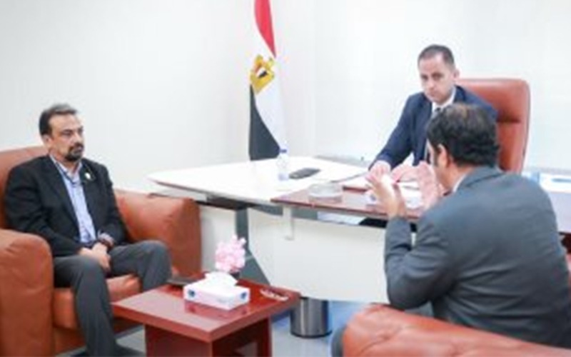 نائب وزير الصحة يترأس اجتماعاً بمستشفى العلمين لبحث تقديم خدمات السياحة العلاجية