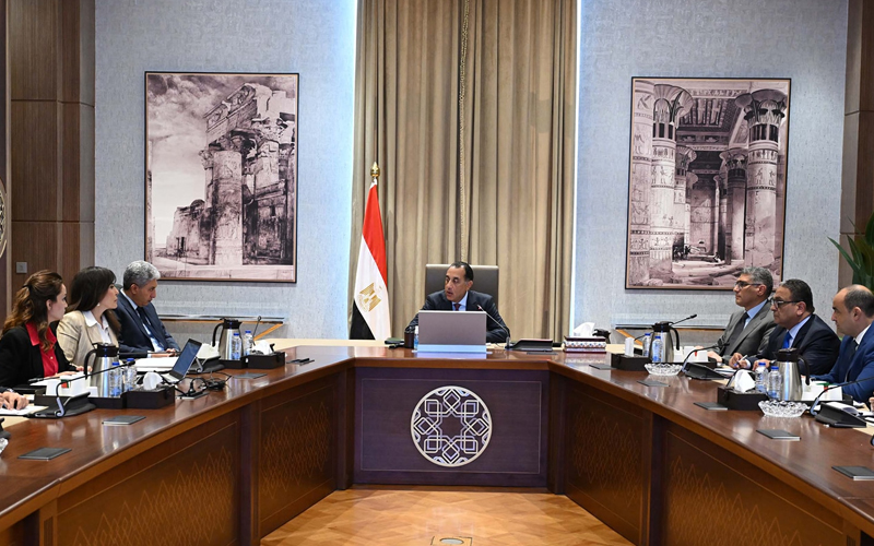 رئيس الوزراء يستعرض الفرص الاستثمارية بقطاعى السياحة والآثار