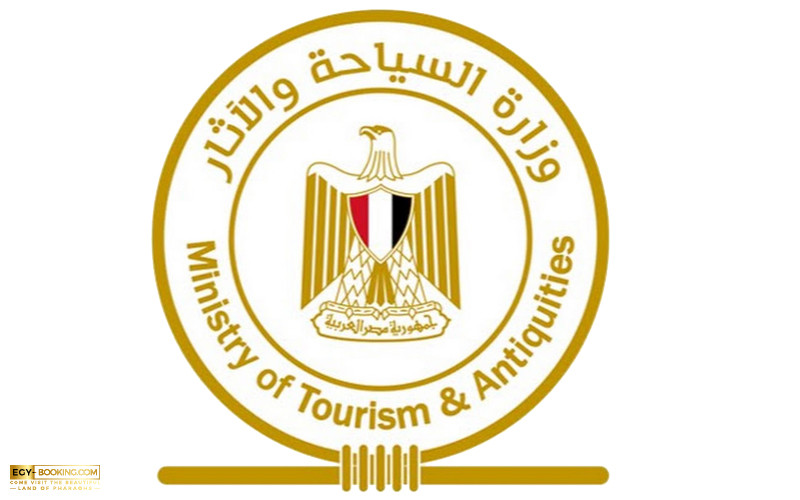 وزير السياحة والآثار يبحث مع أحد الشركات الصينية الرائدة في مجال البواخر السياحية سبل تطوير منتج السياحة النيلية في مصر