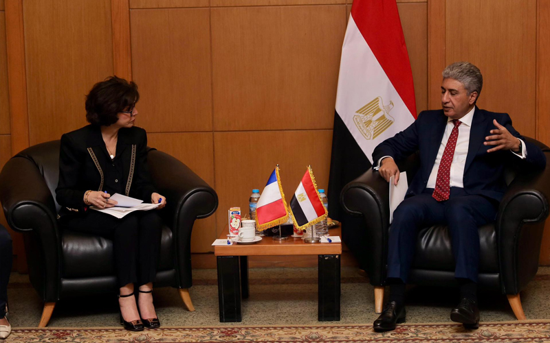 وزير السياحة يعقد اجتماعاً مع وزيرة الثقافة الفرنسية لبحث أطر التعاون
