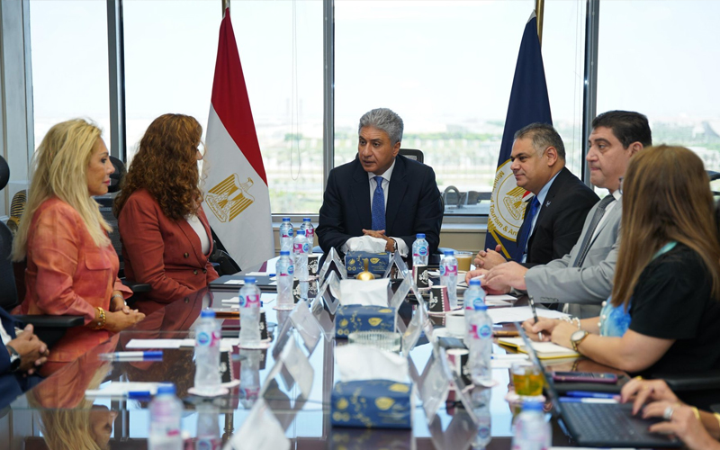 وزير السياحة والآثار يستقبل عضو مجلس إدارة الروتاري الدولي وممثلين عن الروتاري الدولي والمصري