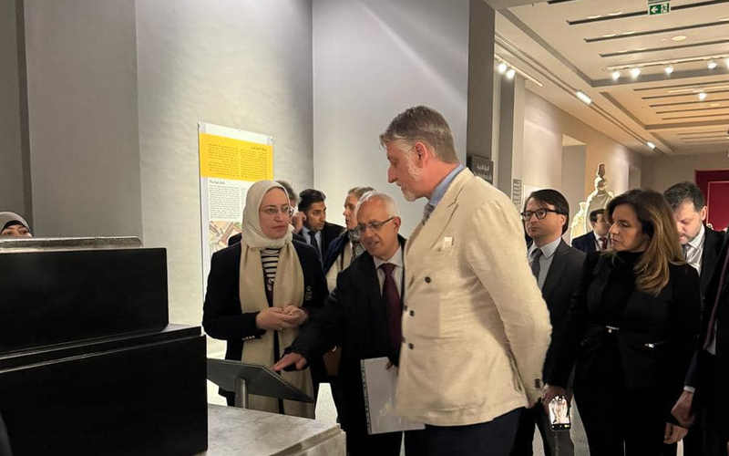 وزير الثقافة بدولة إيطاليا يزور المتحف اليوناني الروماني بالإسكندرية