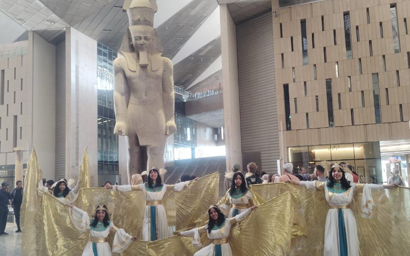 المتحف المصري الكبير ينظم عرض فني تراثي