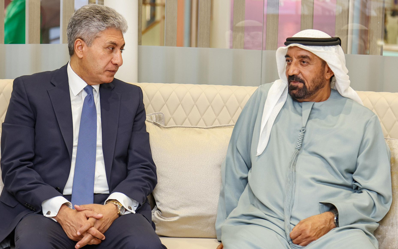 وزير السياحة والآثار يلتقي برئيس هيئة الخطوط الجوية الإماراتية لبحث تعزيز التعاون وزيادة الحركة السياحية إلى مصر