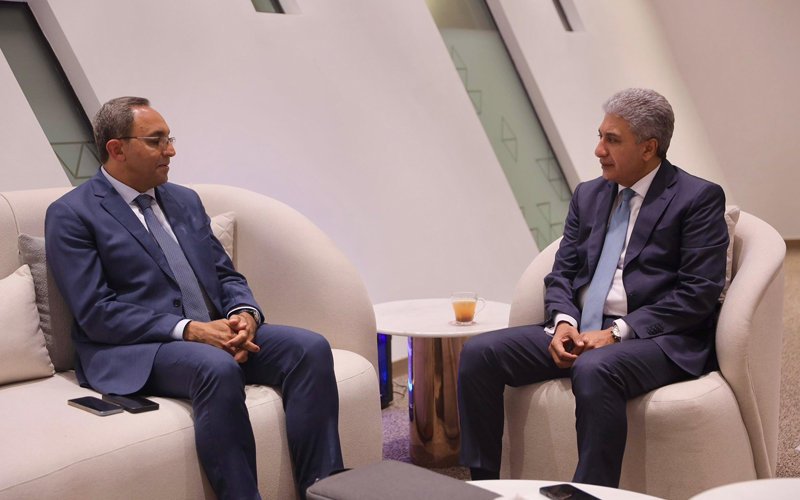 وزير السياحة والآثار يلتقي بمحافظ قنا لبحث سبل التعاون المشترك للترويج للمقومات والمنتجات السياحية بالمحافظة