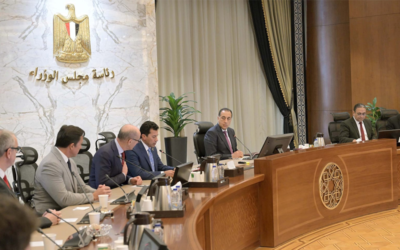 رئيس الوزراء يُتابع مستجدات الموقف التنفيذي لمدينة "رأس الحكمة"